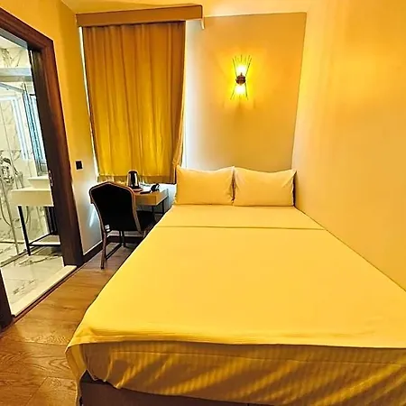 Royal 3*